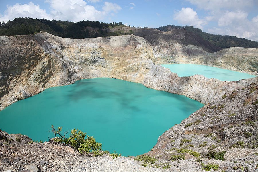 Kelimutu Lake (Tri-Color Lake) image