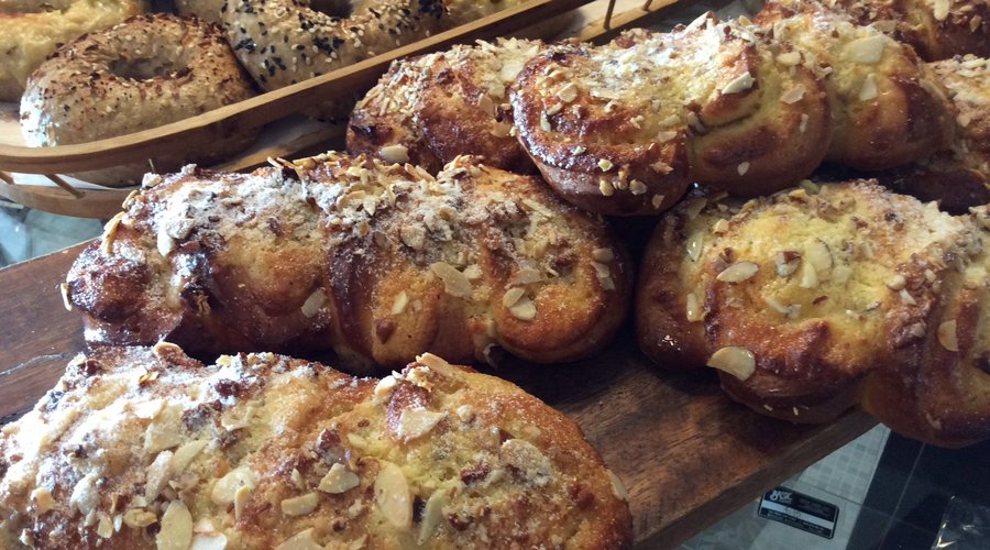 Almond roll