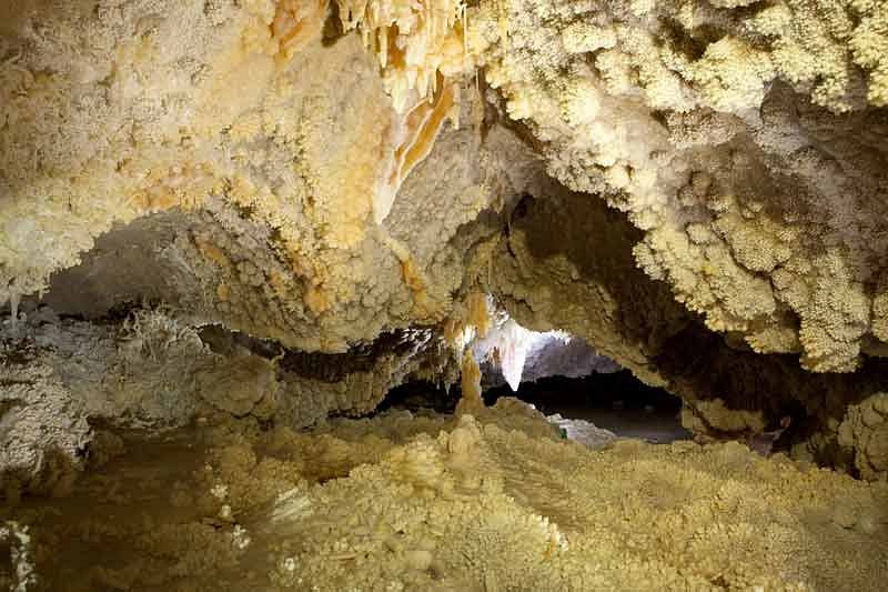 Chal-e-Nakhjir Cave image
