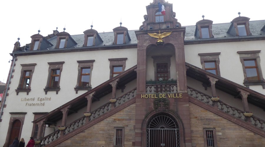 autre vue de l'Hôtel de ville