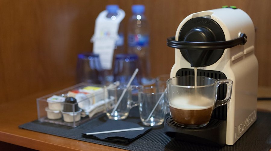 Detalle  Cafetera tipo Nespresso (Habitación Superior y Junior Suite)