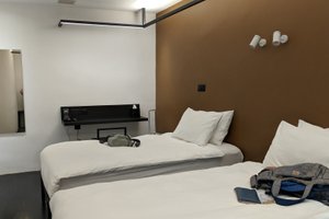Room & Suite