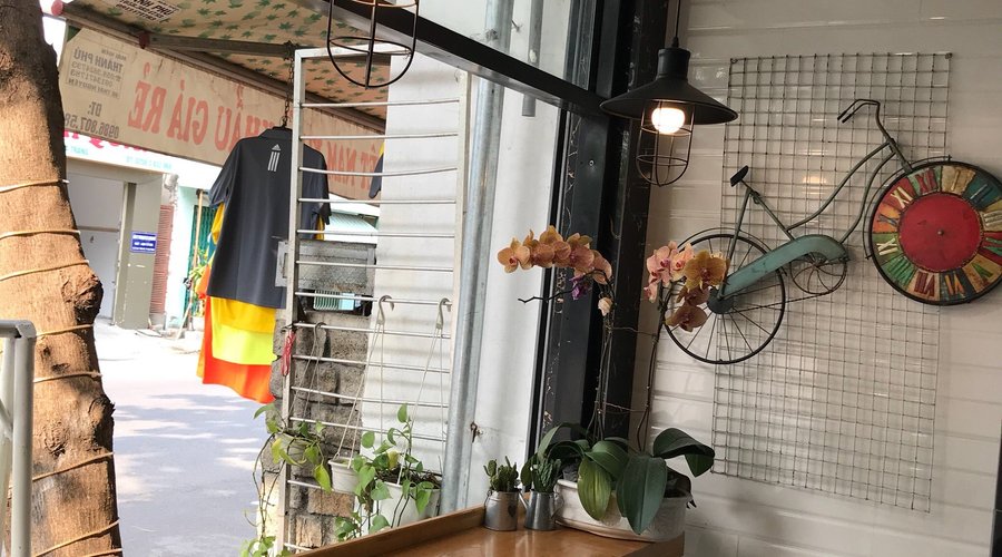 아기자기하고 예쁜 곳입니다. 저쪽 골목 노점에서 쌀국수 먹고 여기에서 달콤한 스무디 한 잔 때리면 세상 천국이 따로 없습니다.