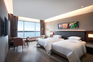 Room & Suite