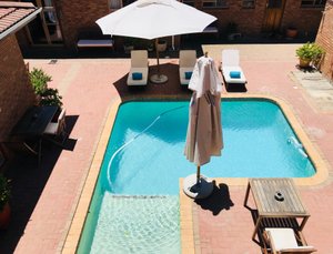 Pool & Beach