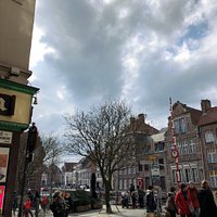 Mega süßes kaffe Brunch Location
Mit tollen Kuchen und Brot assortiertem
Super Tee und Caffe -
