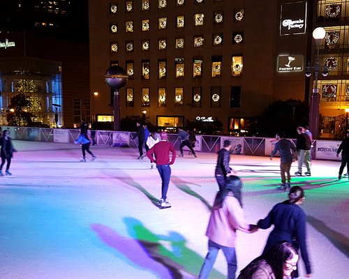 https://dynamic-media-cdn.tripadvisor.com/media/photo-o/12/7d/b9/f3/holiday-ice-rink-in-union.jpg?w=500&h=400&s=1