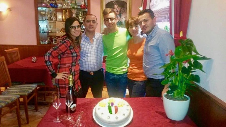 La familia Pizzeria Romana