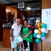 alex and linda owners of tuck inn