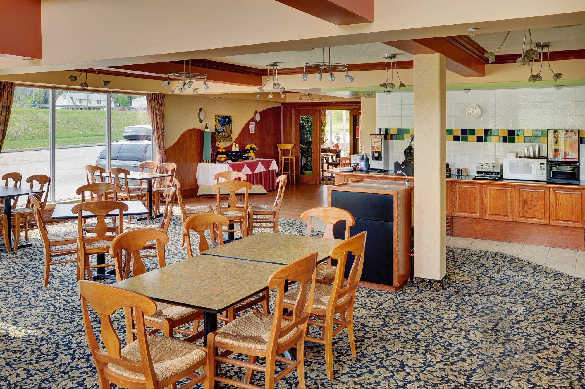 Hotel photo 16 of Lakeview Inns & Suites - Hinton.