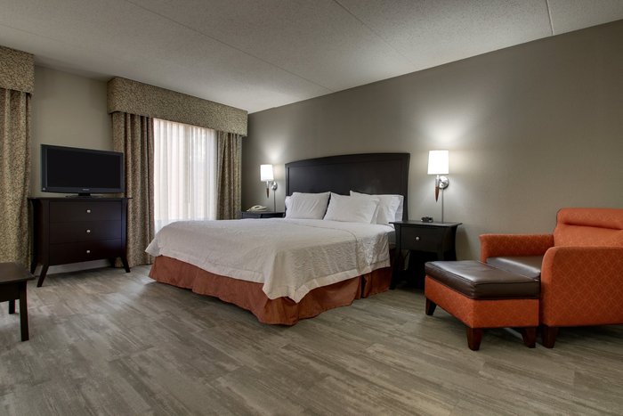 Hampton Inn & Suites Spartanburg-i-26-westgate Mall Rooms: Pictures ...