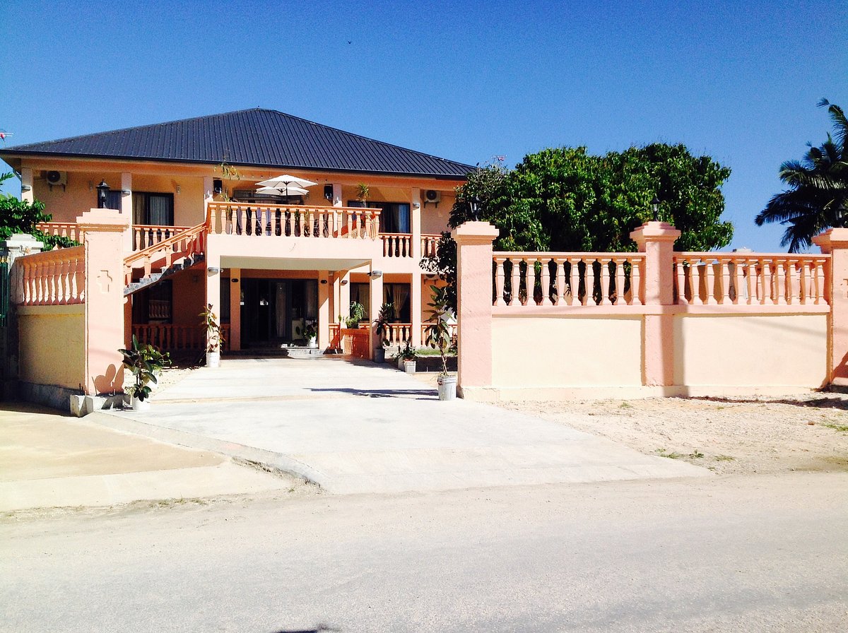 Saoirses Retreats UPDATED 2023: 2 Bedroom Guest house in Nuku'alofa with  Air Conditioning and Washer - Tripadvisor