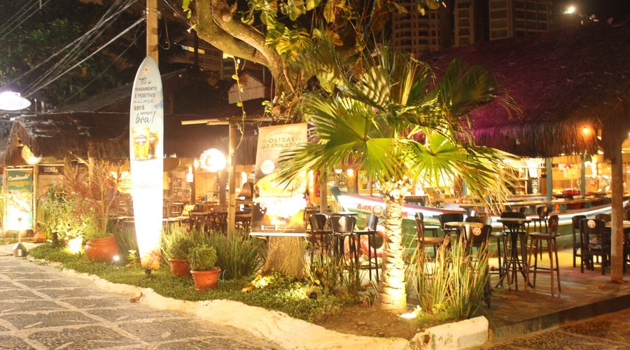 Fachada Tahiti a noite 