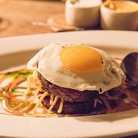 Pig Face with egg and potato straws