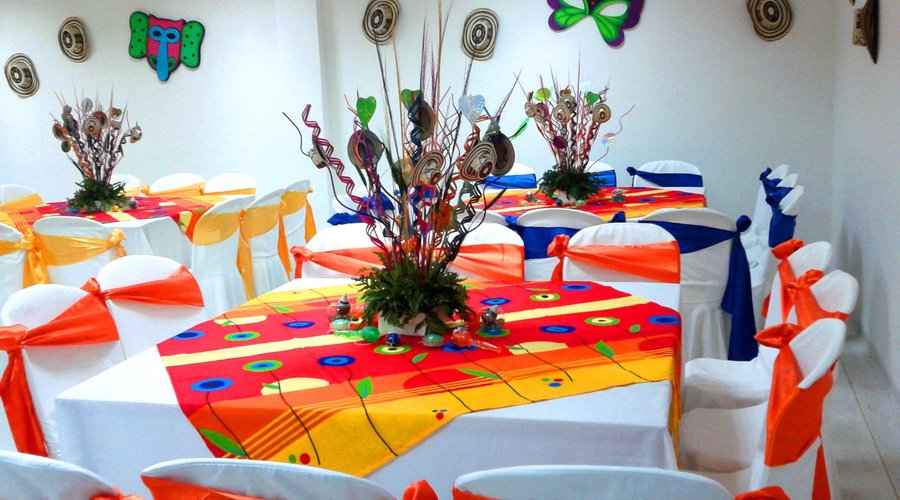 Contamos con 3 salones para tus eventos especiales.
