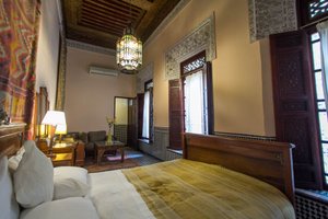 Room & Suite