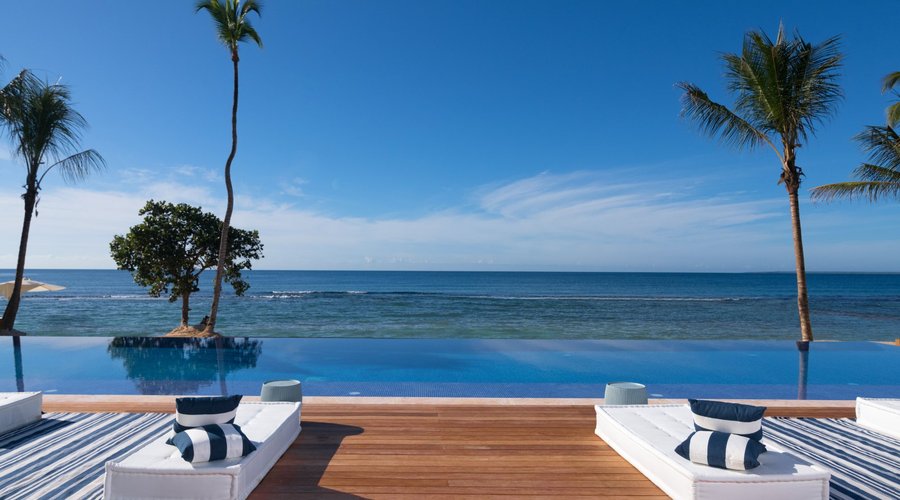 Minitas Beach Club & Restaurant