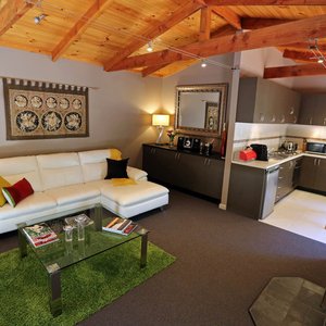 Tennis Court Cottage main