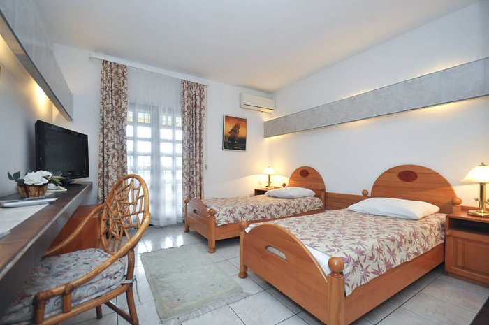 HOTEL ADMIRAL $66 ($̶1̶6̶6̶) - Prices & Reviews - Budva, Montenegro