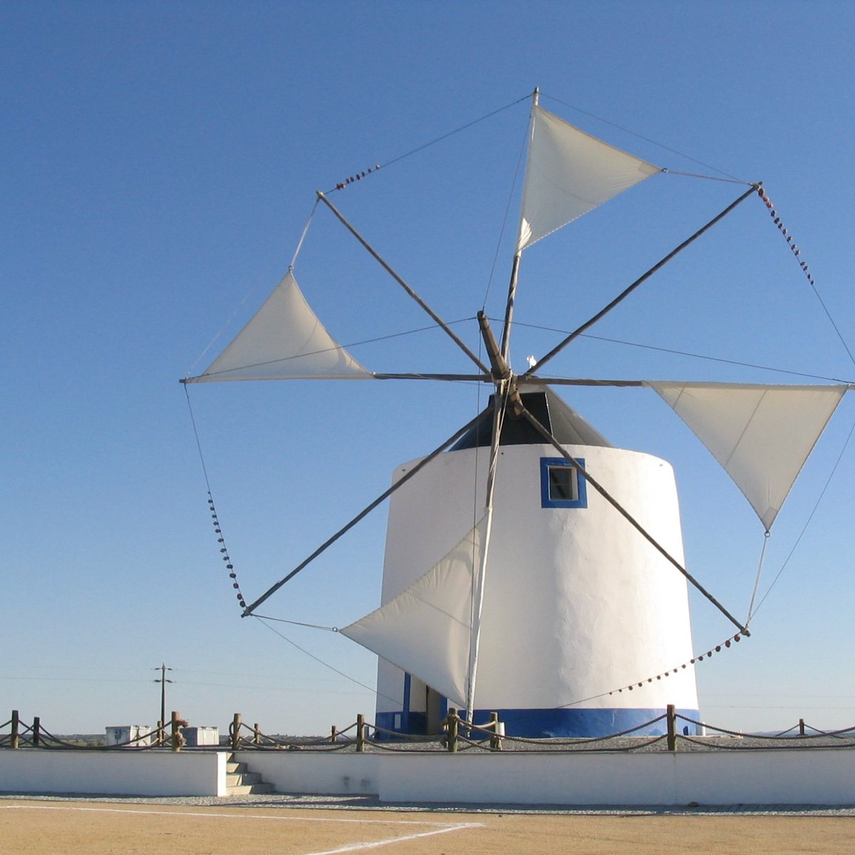 Moinho De Vento Antigo Em Castro Verde, O Alentejo, Portugal