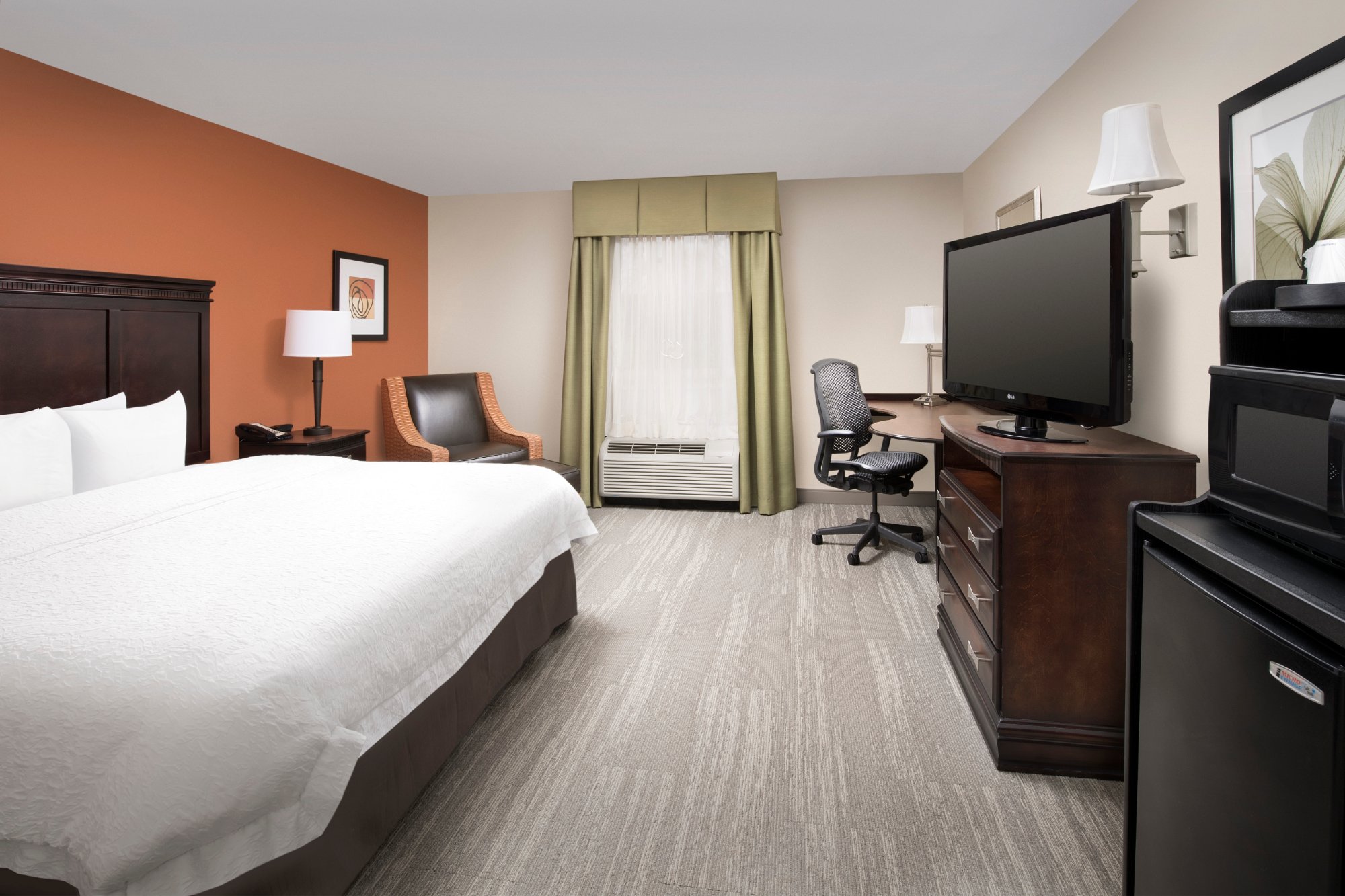 Hotel photo 50 of Hampton Inn Lenoir City.