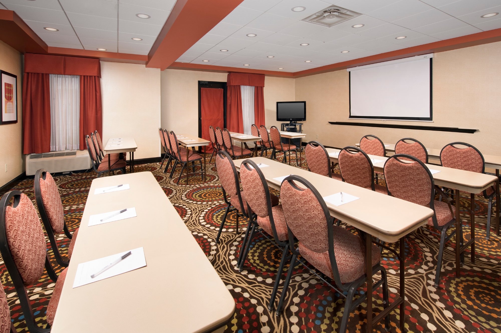 Hotel photo 4 of Hampton Inn Lenoir City.