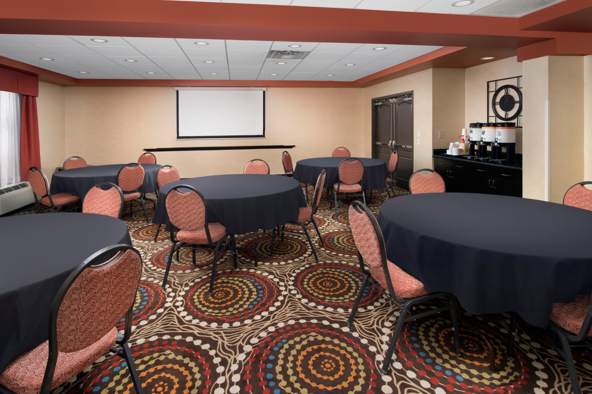 Hotel photo 53 of Hampton Inn Lenoir City.
