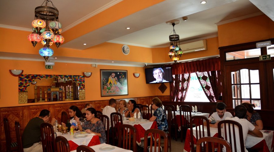 Overall sitting of the restaurant.
