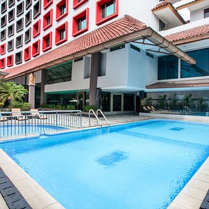 Outdoor swimming pool, at ibis Jakarta Tamarin. Kids & adult friendly pool