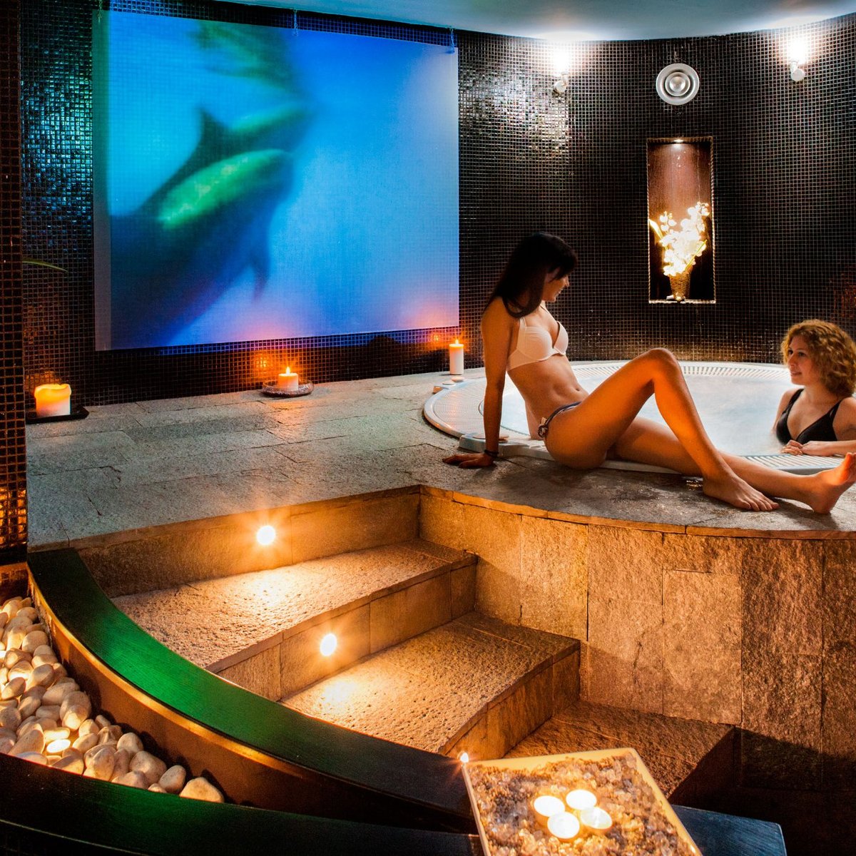 Wellness spa. Велнесс спа Wellness Spa. Спа в Риме. Лучшие спа отели Рима. Wellness Spa ночью.