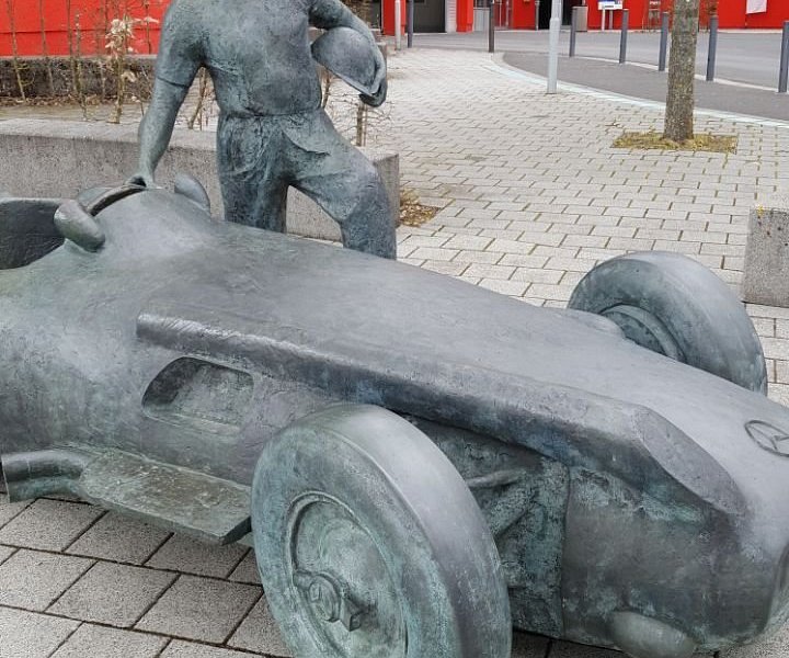 Denkmal Juan Manuel Fangio image