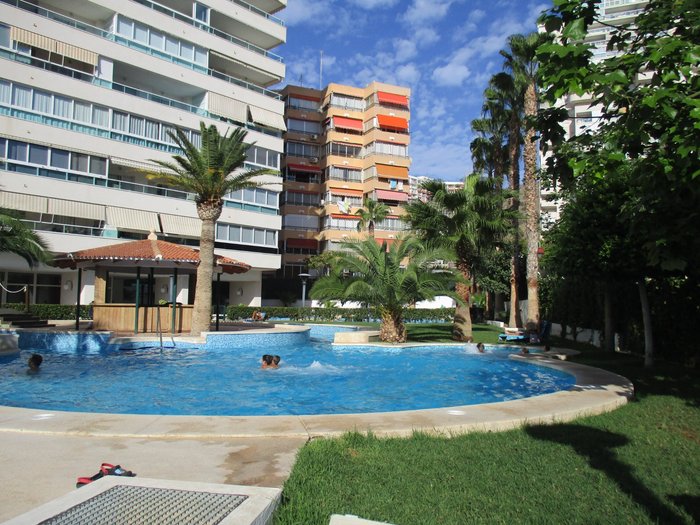 APARTAMENTOS VILLA CAPRI - Condominium Reviews (Benidorm, Spain)