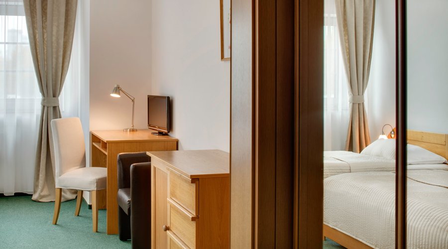 Triple room with double bed