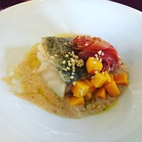 El menú de día de 12,90€ es impresionante!!! Realmente los nuevos chefs le han dado una vuelta a