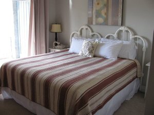 Calabogie Highlands Golf Resort in Calabogie, image may contain: Bed, Furniture, Lamp, Bedroom