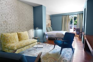 Room & Suite