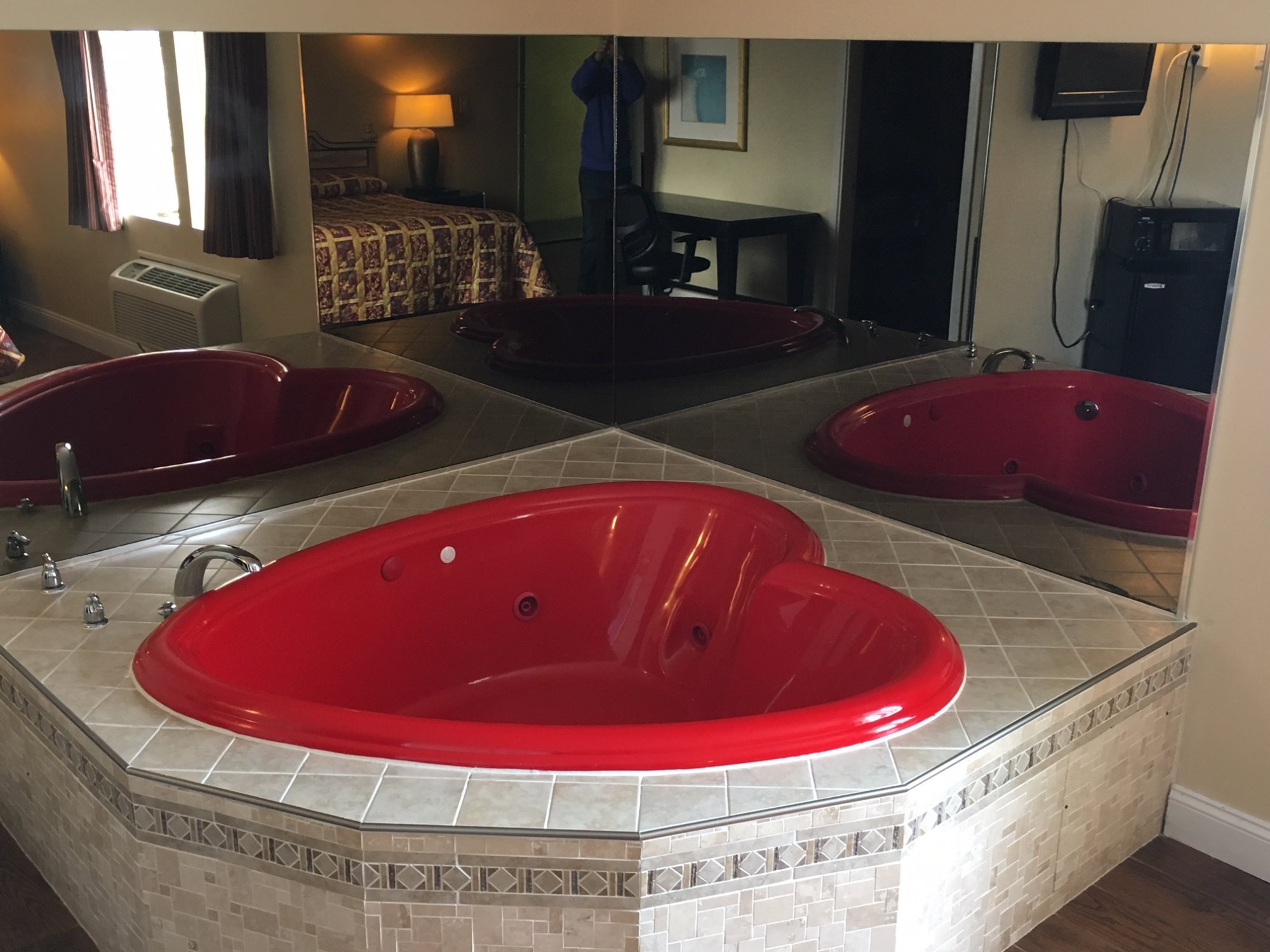 SEA PALACE MOTEL Ab 52 1 2 0 Bewertungen Fotos Preisvergleich   Heart Shape Jacuzzi Non 