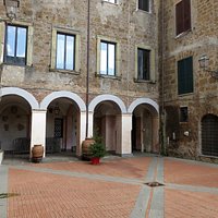 portici dell'atrio comunale