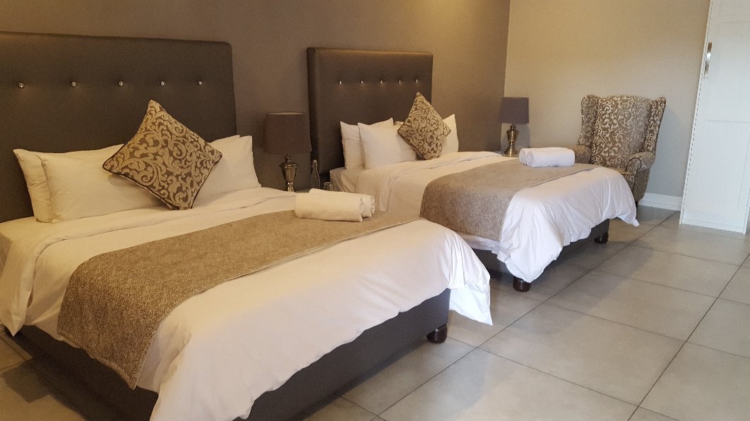 SUIKERBOSSIE GUESTHOUSE - Prices & Guest house Reviews (Bloemfontein ...