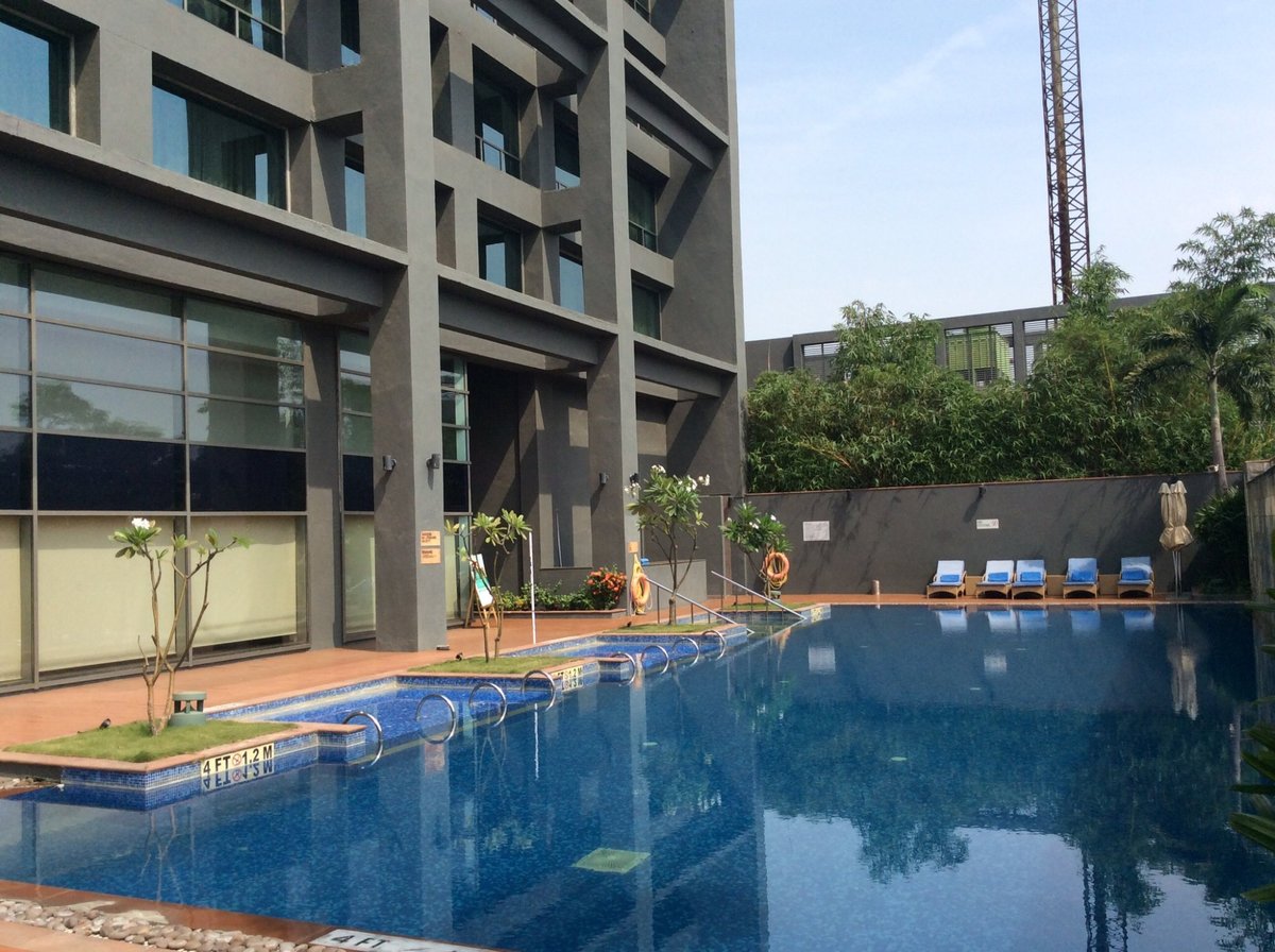 Le Meridien Nagpur Pool Pictures & Reviews - Tripadvisor