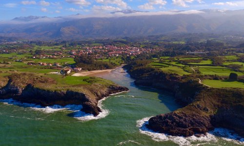 Imagen actual del pueblo de Póo en donde nos encontramos.