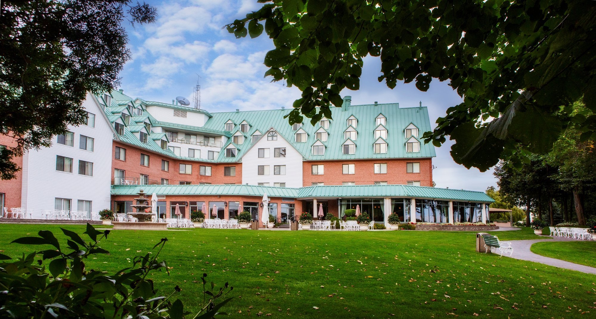 CHATEAU VAUDREUIL HOTEL & SUITES - Updated 2022 (Vaudreuil-Dorion, Canada)