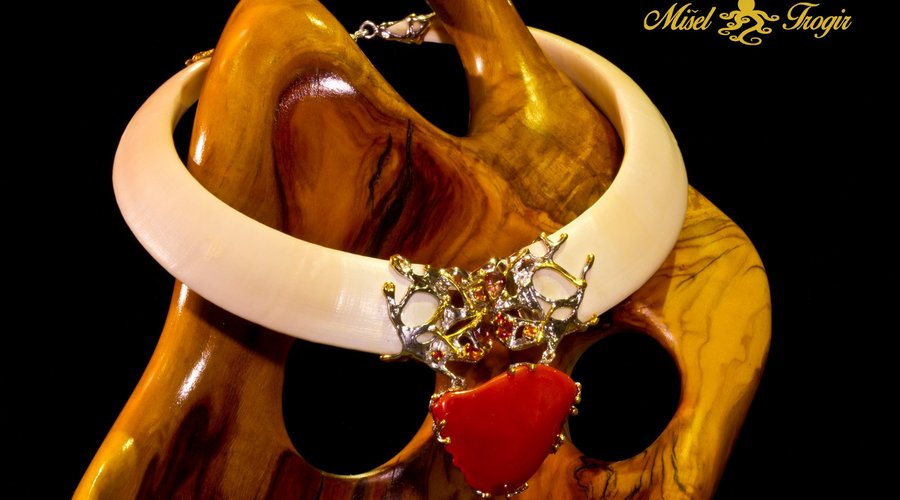 Wildboard tusks and coral