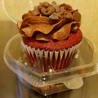 red velvet base cup cake delicious