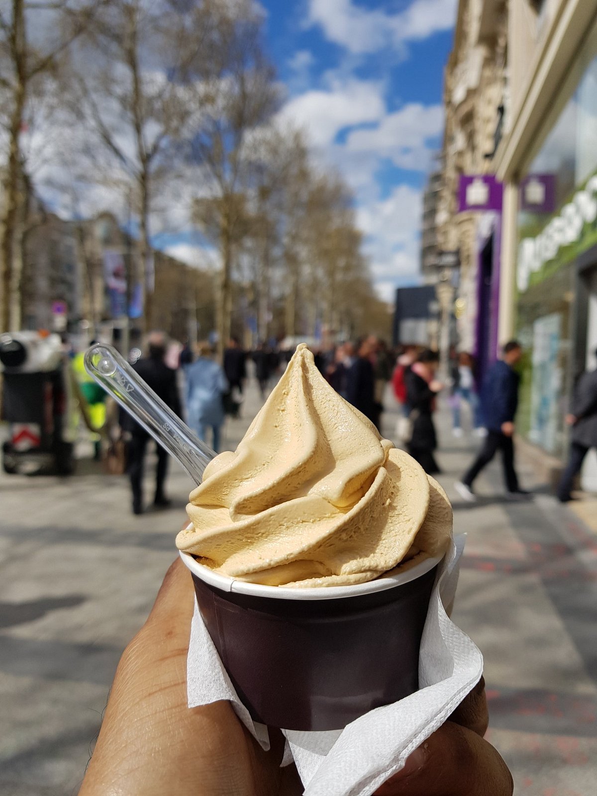 JEFF DE BRUGES PARIS CHAMPS-ÉLYSÉES, París - 8th Arr. - Élysée - Fotos,  Número de Teléfono y Restaurante Opiniones - actualizado en julio de 2024 -  Tripadvisor