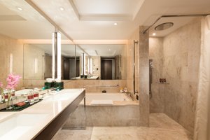Room & Suite