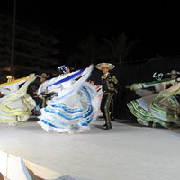 Xiutla Folkloric Dancers performing in the park
