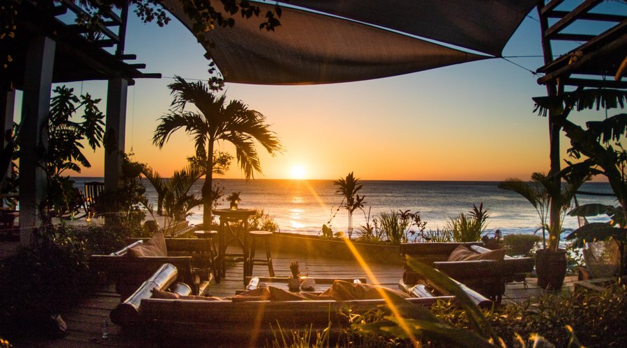Ocean front lounge 