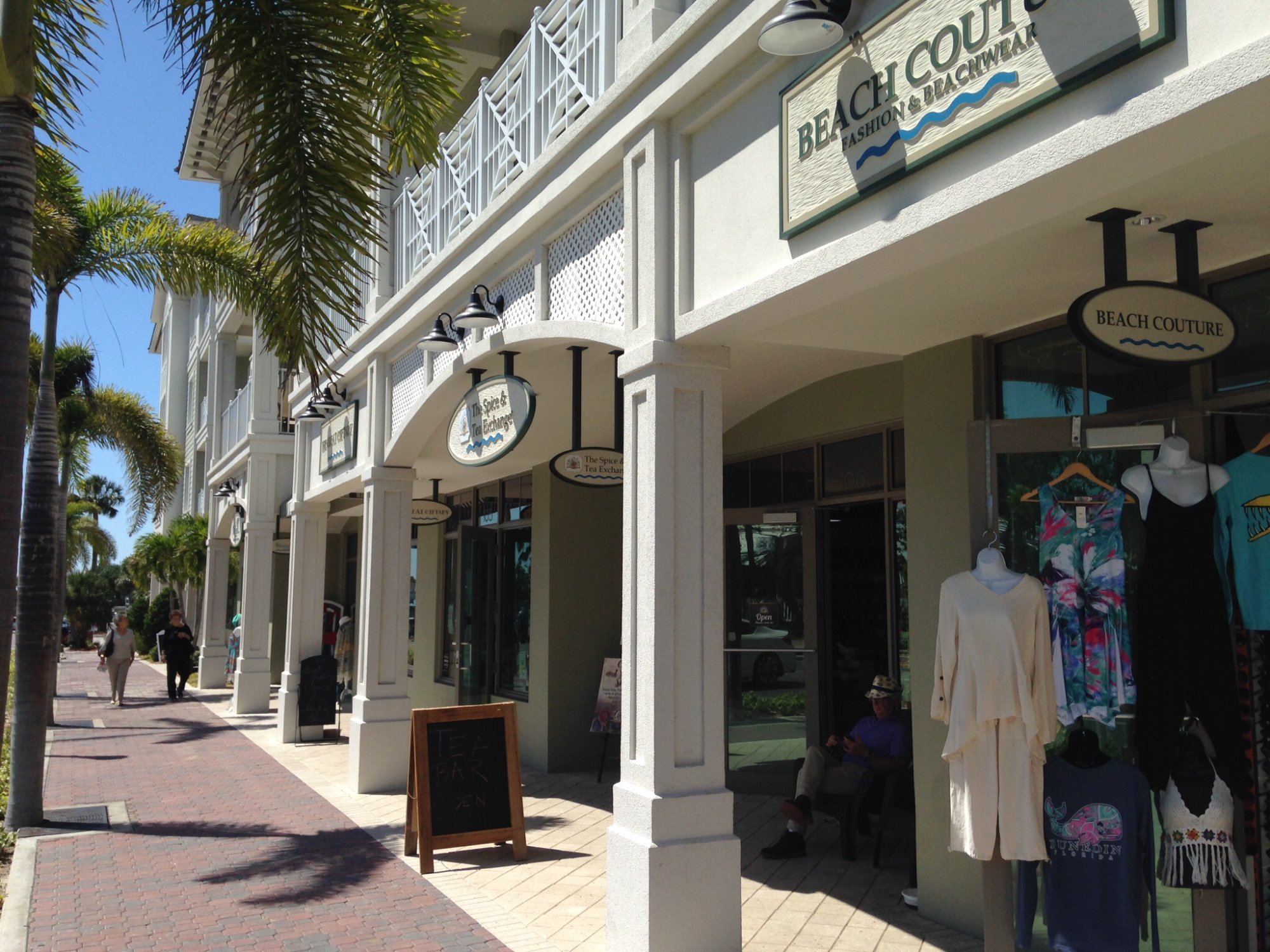 Downtown Dunedin FL Stores