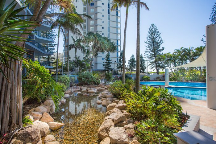 Oceana on Broadbeach Pool Pictures & Reviews - Tripadvisor